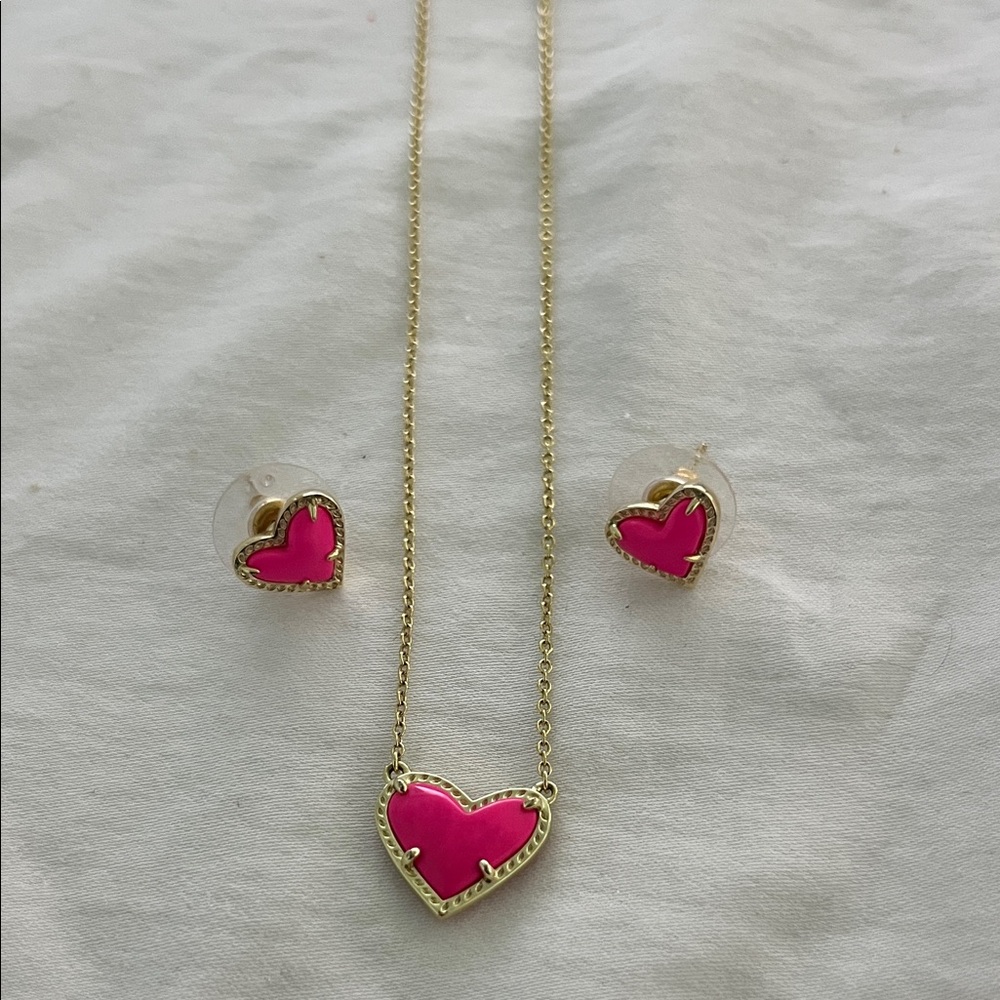 Kendra Scott Ari Heart Necklace and earrings set